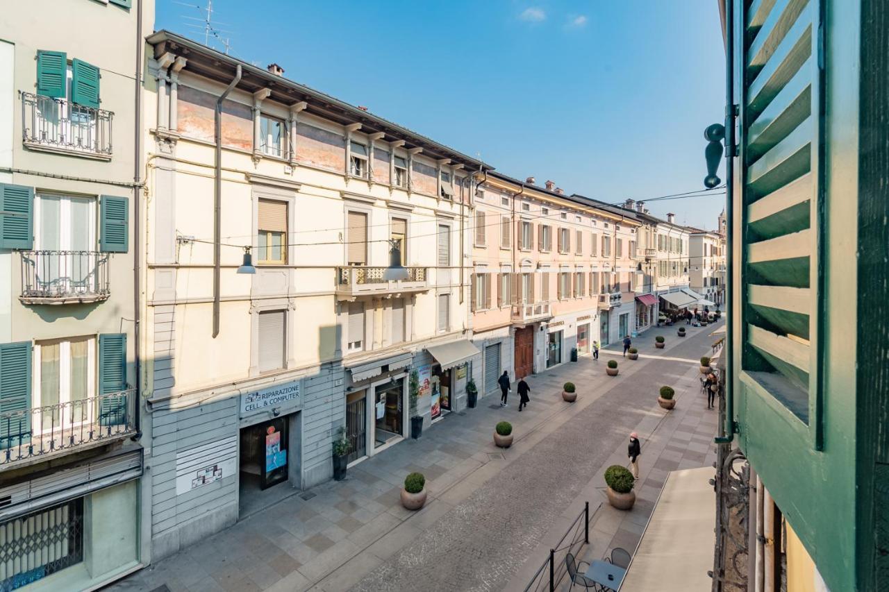 Appartamento Piazza Garibaldi - F&L Apartment Brescia Bagian luar foto
