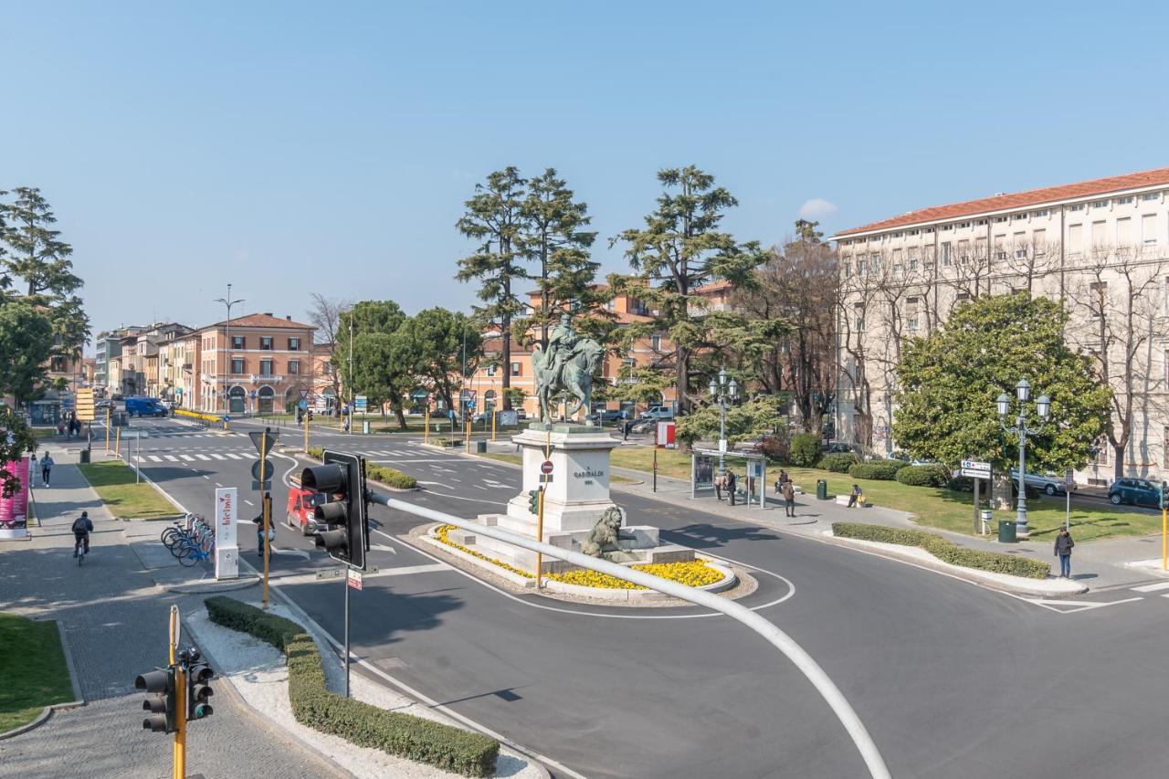 Appartamento Piazza Garibaldi - F&L Apartment Brescia Bagian luar foto