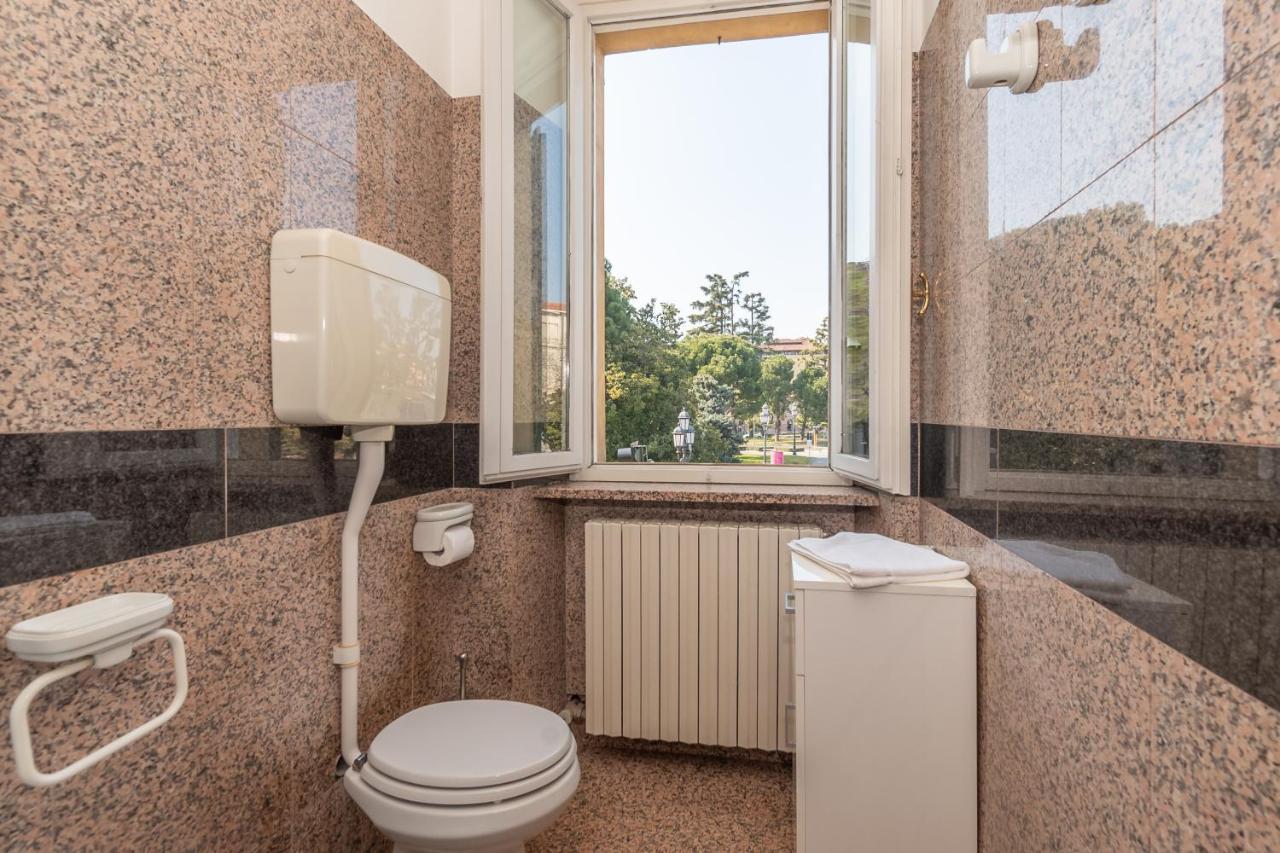Appartamento Piazza Garibaldi - F&L Apartment Brescia Bagian luar foto